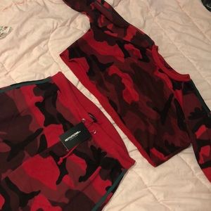 PRETTYLITTLETHING Red Camo Outfit 😍